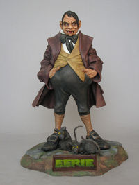 Cover image for Cousin Eerie Statue