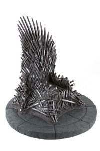 Cover image for Game of Thrones: Iron Throne 14" Replica