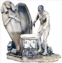 Cover image for Universal Monsters: The Mummy Cold-Cast Kit