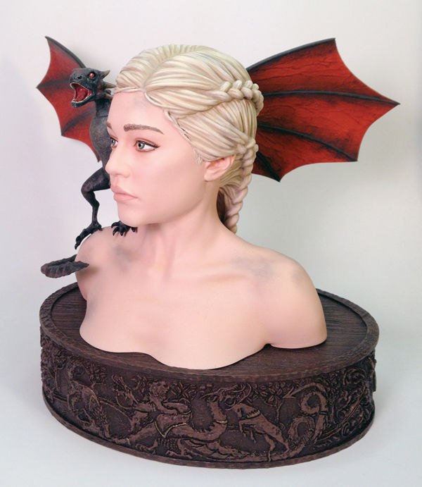 Cover for Game of Thrones: Daenerys Targaryen Bust (20-498)