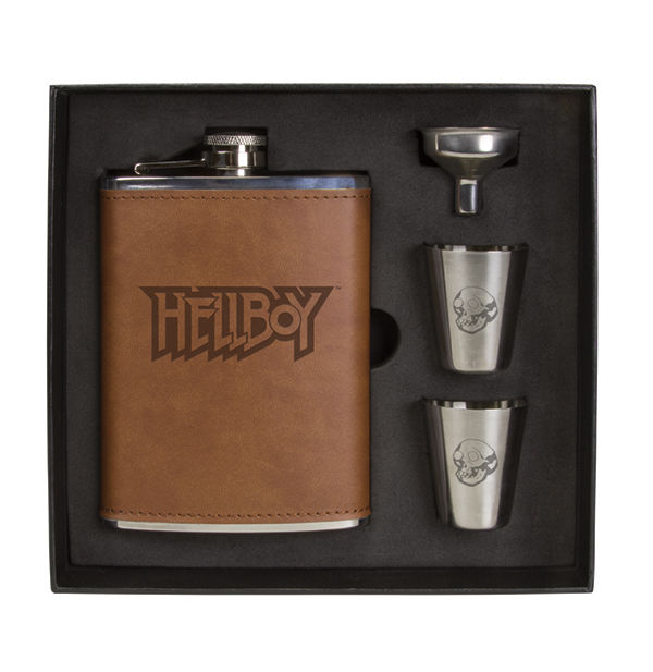 Cover for Hellboy Deluxe Flask Set (3004-539)