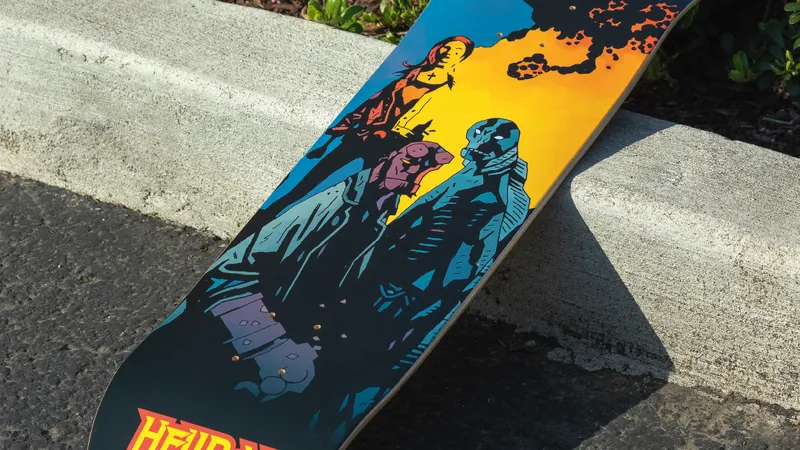 HBY_SKATE_DECK_HELLBOY_LIZ_ABE_DSP_04_1080