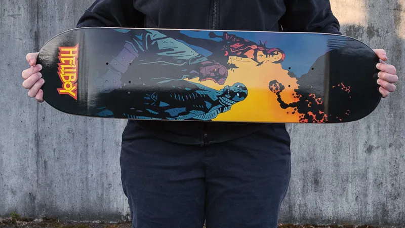 HBY_SKATE_DECK_HELLBOY_LIZ_ABE_DSP_02_1080