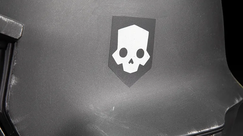 Helldivers 2 Tactical Helmets 1:1 Wearable focus on emblem on back side of helmet Helldivers 2 Tactical Helmets 1:1 Wearable focus on emblem on back side of helmet