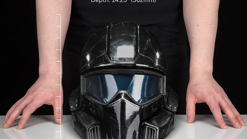 Helldivers 2 Tactical Helmet B-22 Model Citizen 1:1 Wearable demonstrated being to scale with human arms for size comparison Helldivers 2 Tactical Helmet B-22 Model Citizen 1:1 Wearable demonstrated being to scale with human arms for size comparison