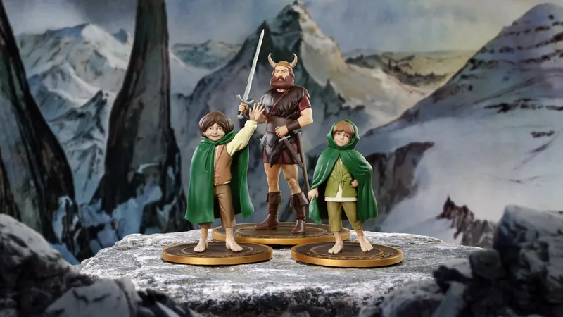LotR Animated Vinyl Figures Merry Pippin Boromir Set 2 Group Environmental Photo