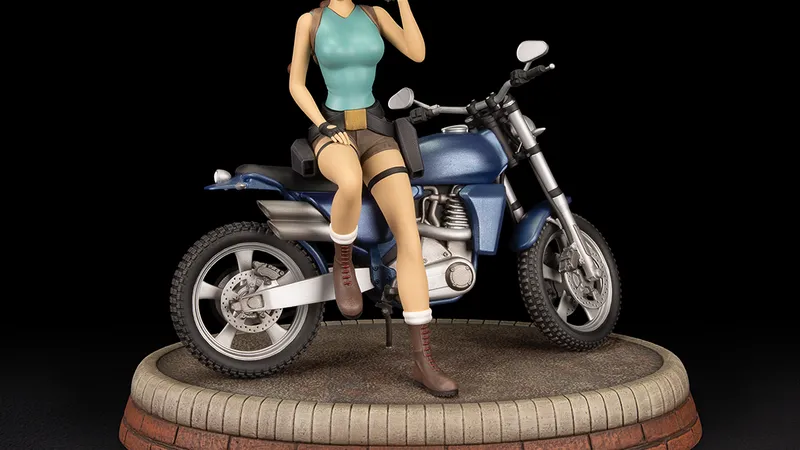 Lara Croft Motorbike Statue 1