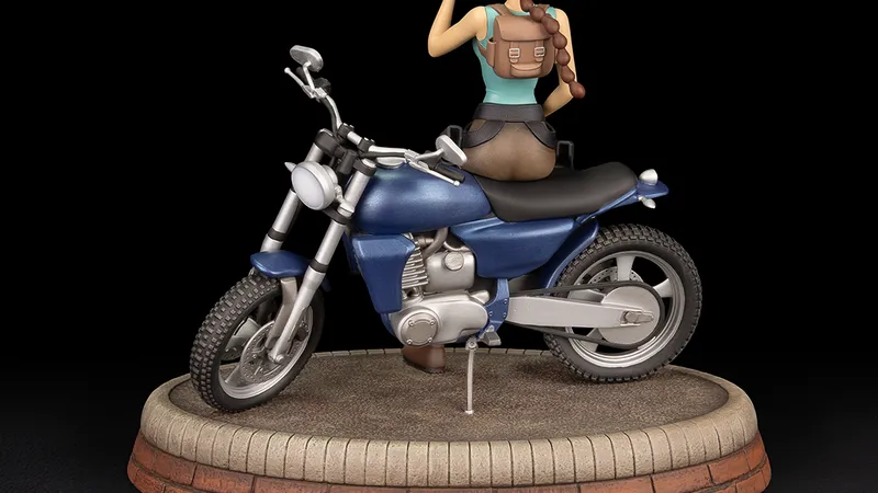Lara Croft Motorbike Statue 9